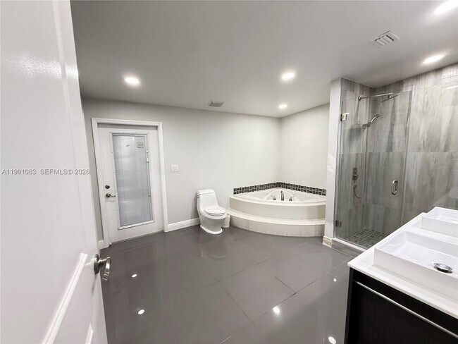 Building Photo - 5488 Fearnley Rd