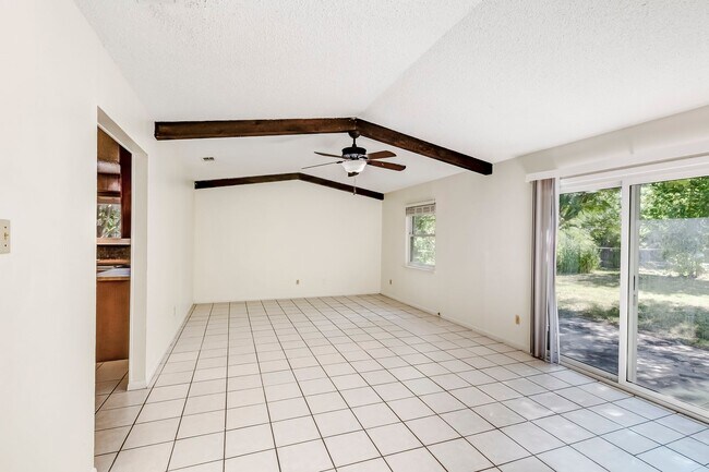 Building Photo - 2404 Andover Dr