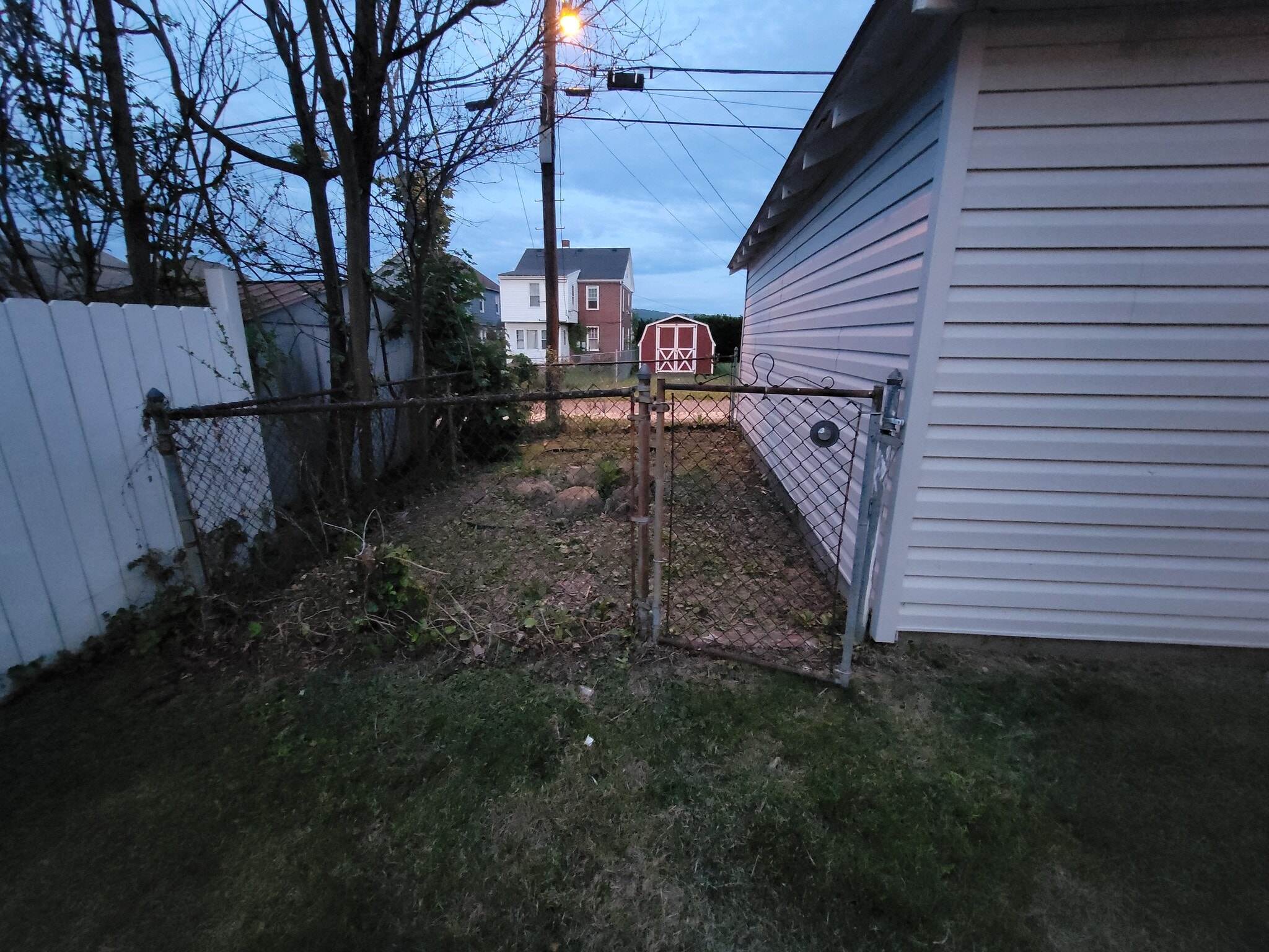 FENCED GARDEN AREA - 632 Hill Top Dr