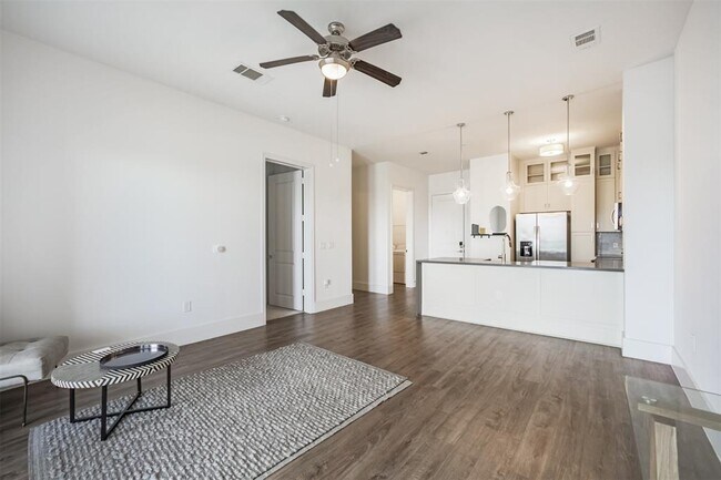 Building Photo - 1508 Blodgett St