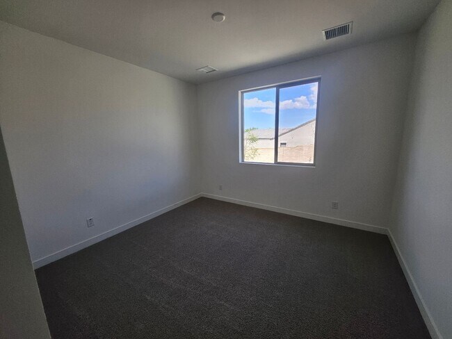 Building Photo - Imoroved Pricing!  Brand New Laughlin Ranch Home