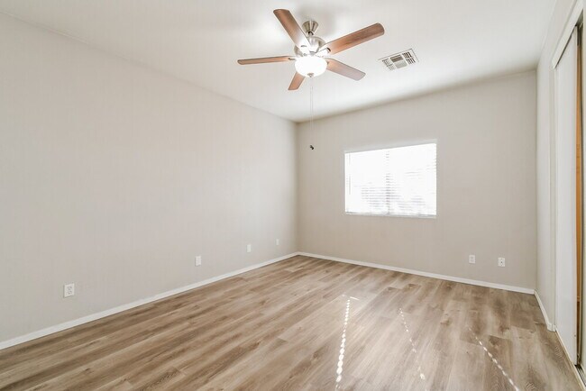 Building Photo - 1163 E Dust Devil Dr