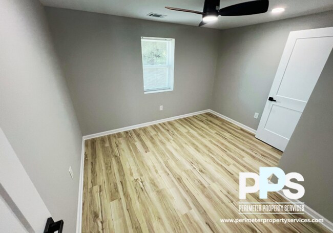 Building Photo - 605 Paines Ave NW