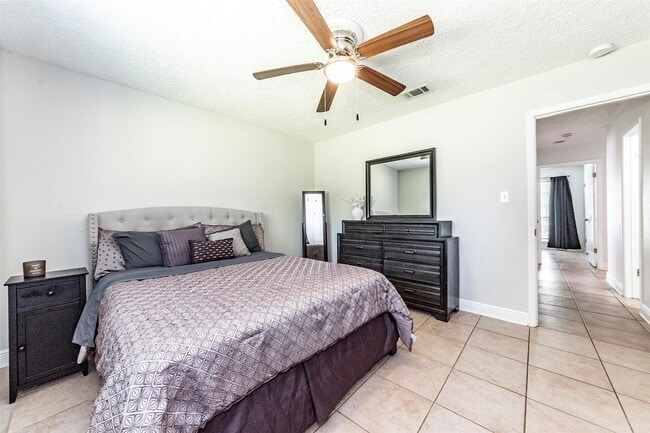 Building Photo - 405 Avondale Ln