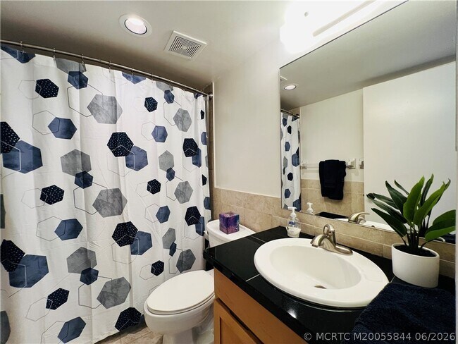 Building Photo - 10044 S Ocean Dr
