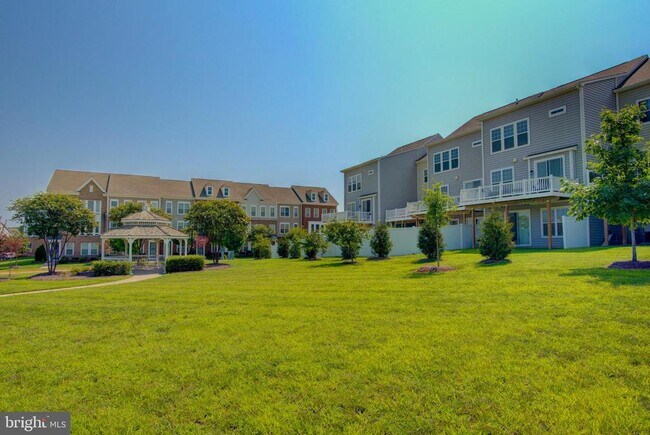Building Photo - 42932 Running Creek Square