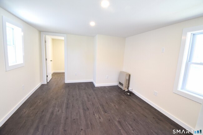 Building Photo - 37 Dudley Ln