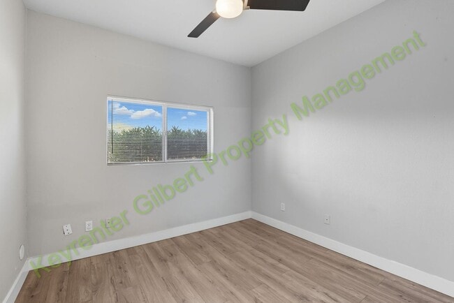 Building Photo - 5 bed / 2.5 bath Home in the San Tan Heigh...