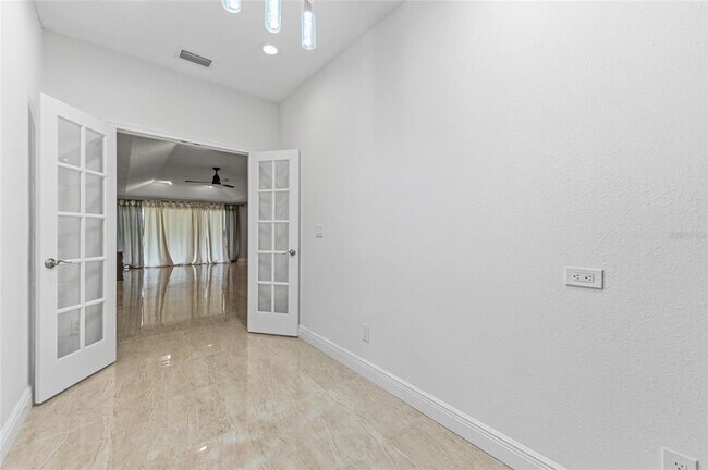 Building Photo - 6513 Thoroughbred Loop