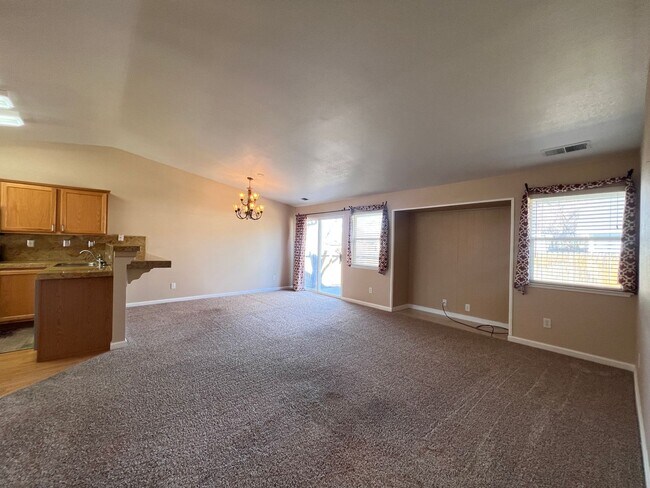 Building Photo - Charming 3/2/2 Home in Gardnerville *MUST SEE*