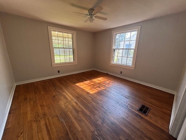 Building Photo - Remodeled!