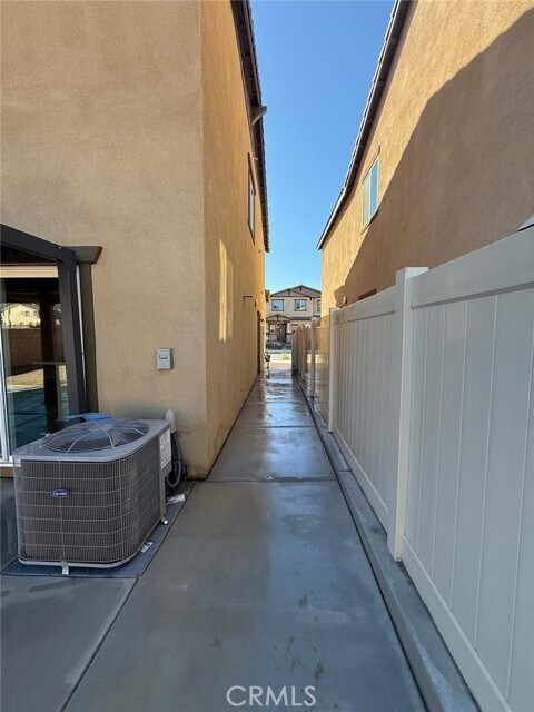 Building Photo - 14180 Astra St