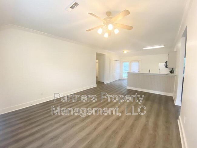 Building Photo - 1174 W Hendrix St