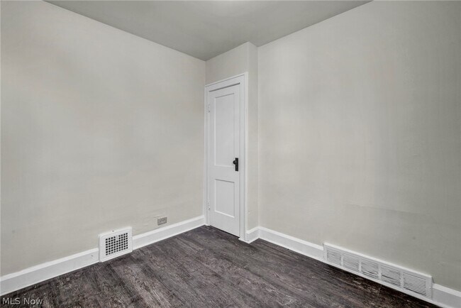 Building Photo - 4306 Buechner Ave