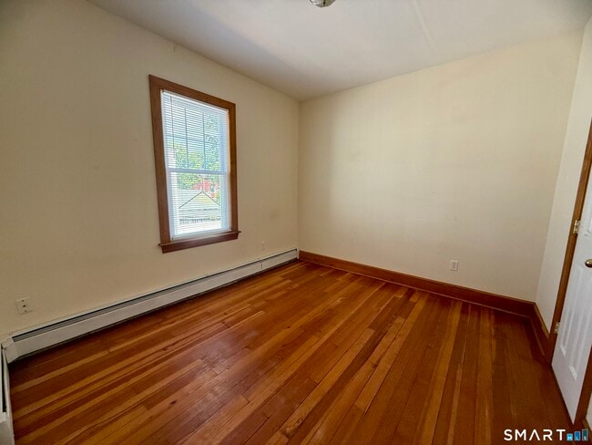 Building Photo - 112 Belden St