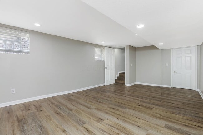 Building Photo - 412 E Oakland Ave