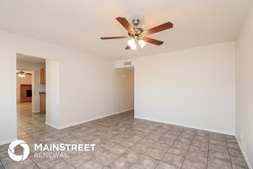 Building Photo - 1256 S Buena Vista Dr