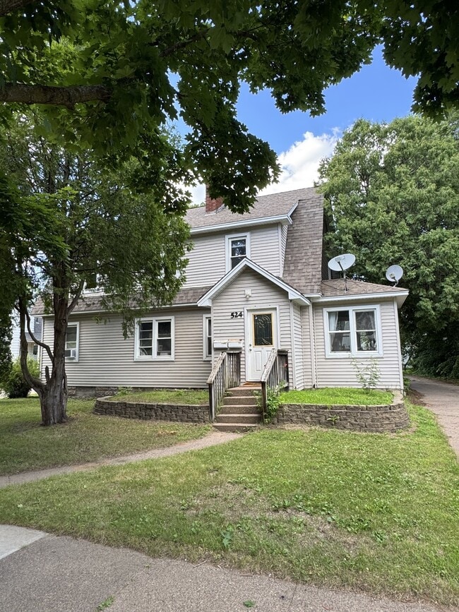 Building Photo - 524 Lake St