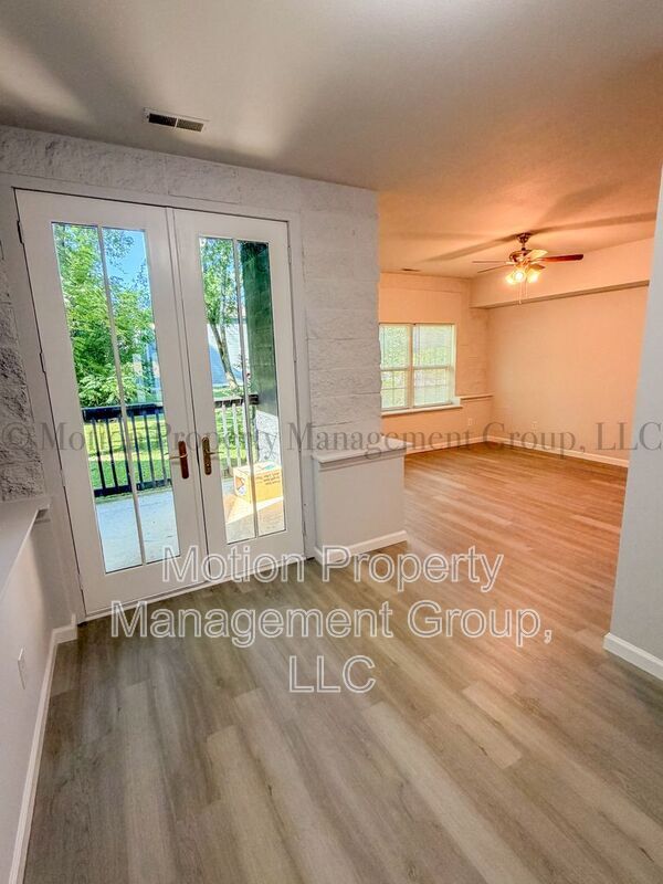 Building Photo - 6920 Northside Dr