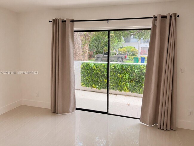 Building Photo - 2878 Coral Springs Dr