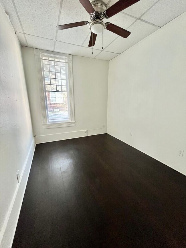 Building Photo - 2204 Rio Grande St