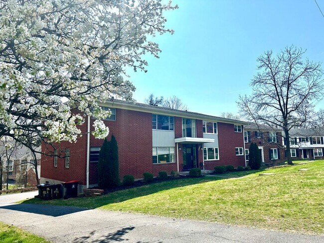Building Photo - 2722 Riedling Dr