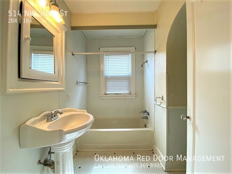 Building Photo - 514 NW 30th St