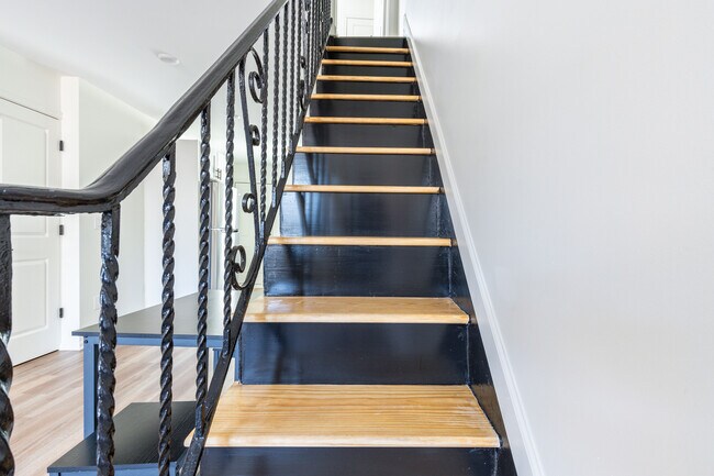 Building Photo - 2112 Sigel St