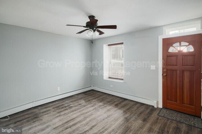 Building Photo - 4714 Fowler St