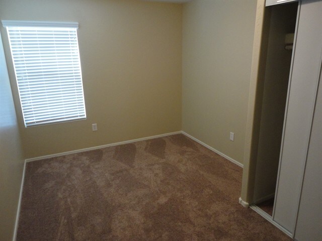 Building Photo - 1521 S 122nd Ave