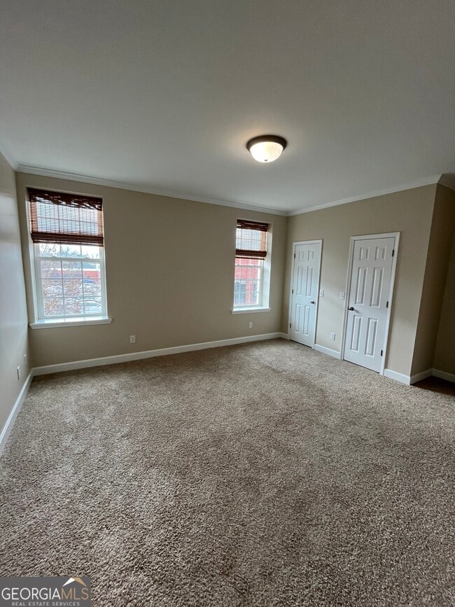 Building Photo - 65 E Main St