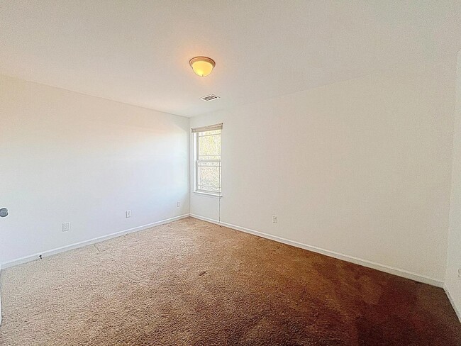 Building Photo - 301 Riverdale Rd