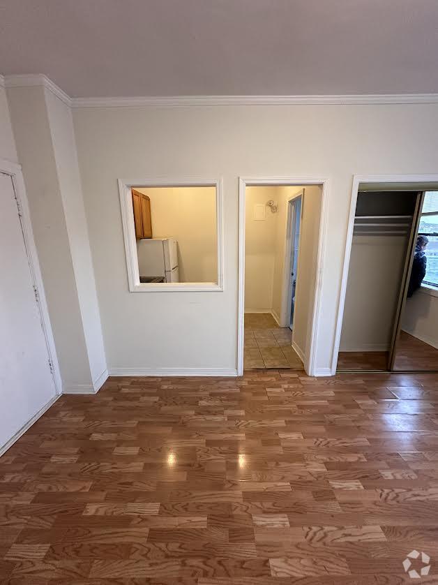 Building Photo - 0 bedroom in Chicago IL 60613