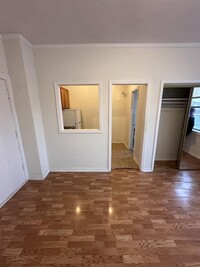 Building Photo - 0 bedroom in Chicago IL 60613