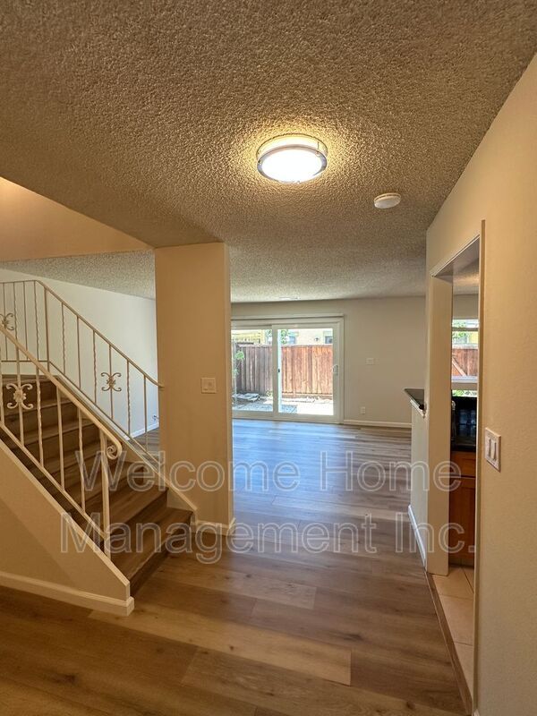 Building Photo - 43175 Washington Common