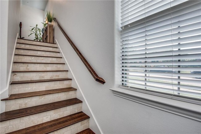 Building Photo - 1503 Biltmore Ln