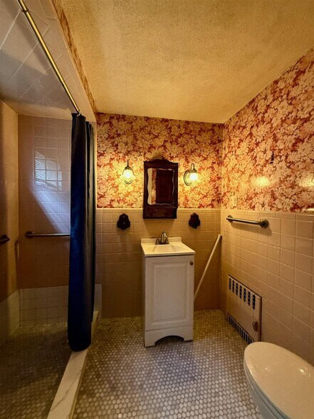 Building Photo - 186 Powder House Blvd