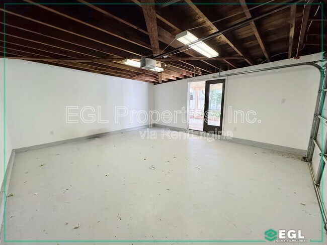 Building Photo - 3927 Degnan Blvd