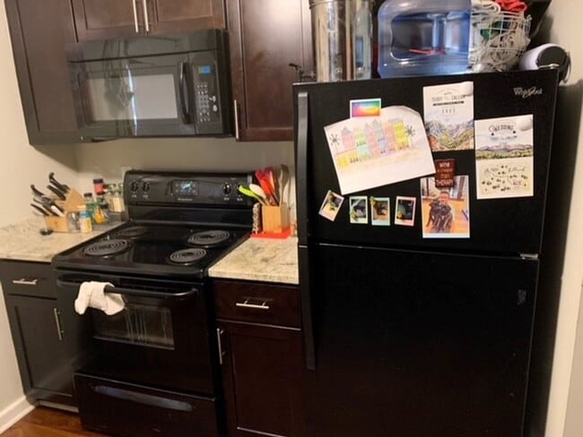 Building Photo - 173R