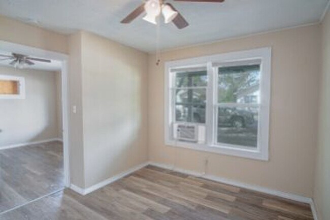 Building Photo - 342 Vine St