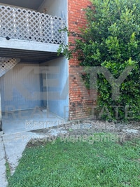 Building Photo - 409 Scotsdale St