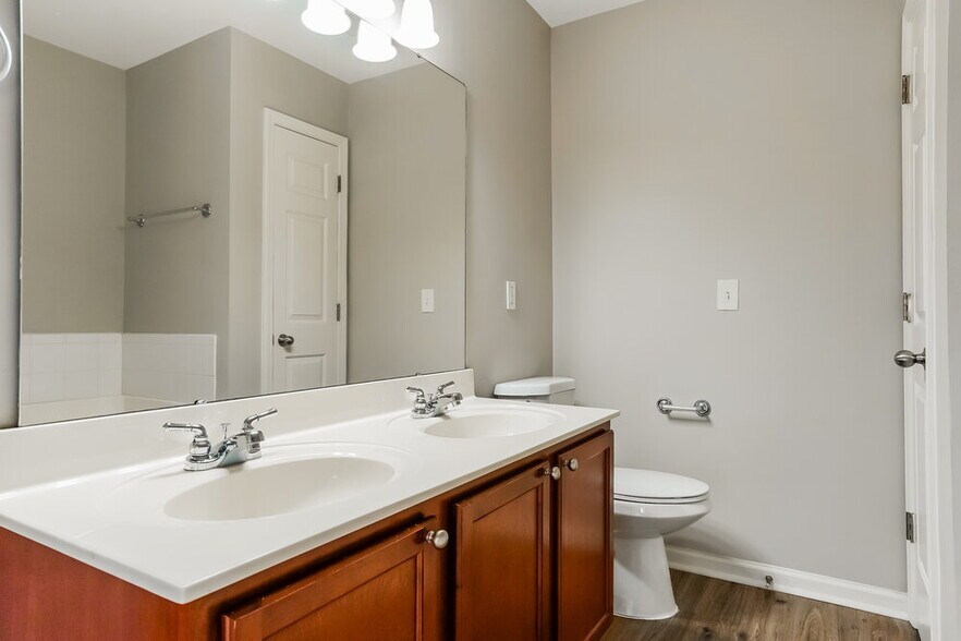 Building Photo - 311 Gilman Ln