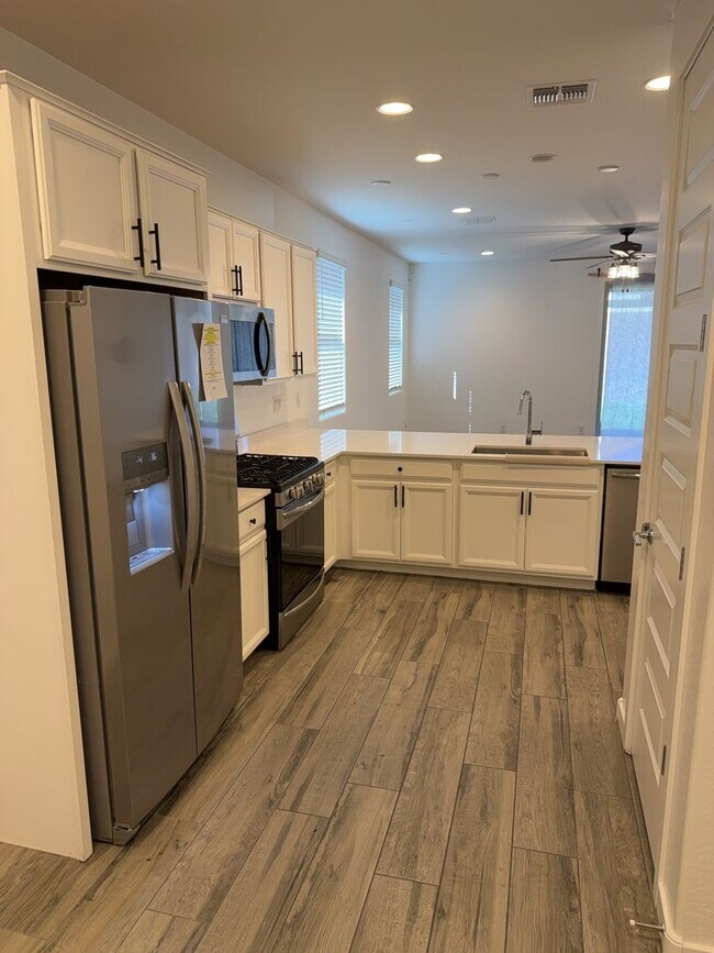 Building Photo - 24596 N 170th Dr