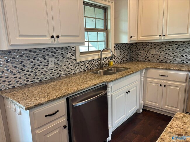 Building Photo - 317 Rosemont Rd SE