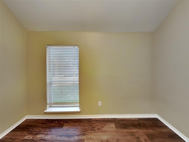 Building Photo - 1451 Sand Lake Ln