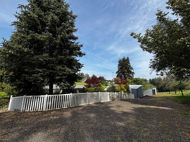 Building Photo - Rare 3-Acre 3BR Home in South Salem – Shops, Workspace & Greenhouses