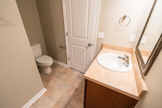 Building Photo - 2247 Del Carmel Way