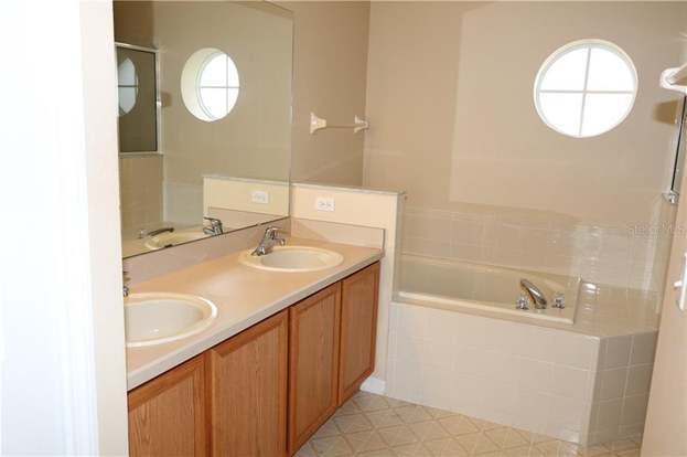 Building Photo - 208 Abbotsbury Dr