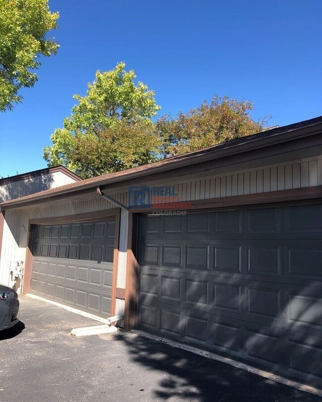 Building Photo - 6474 Pinewood Dr