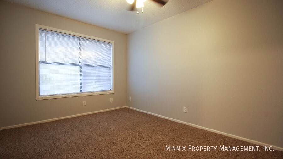 Building Photo - 7908 Aberdeen Ave